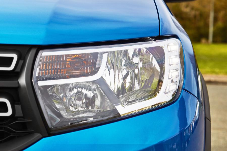 Детали экстерьера Dacia Logan MCV Stepway 2017 года  (WW) (фото 25 из 53)